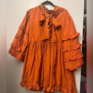 Elizabeth Wilson designs dress